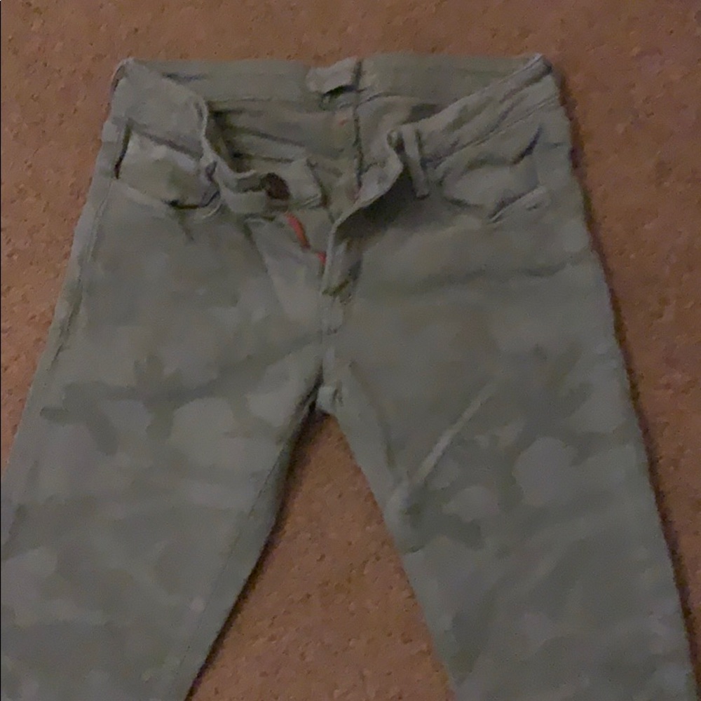 Camo with red accent ankle zip jeggings